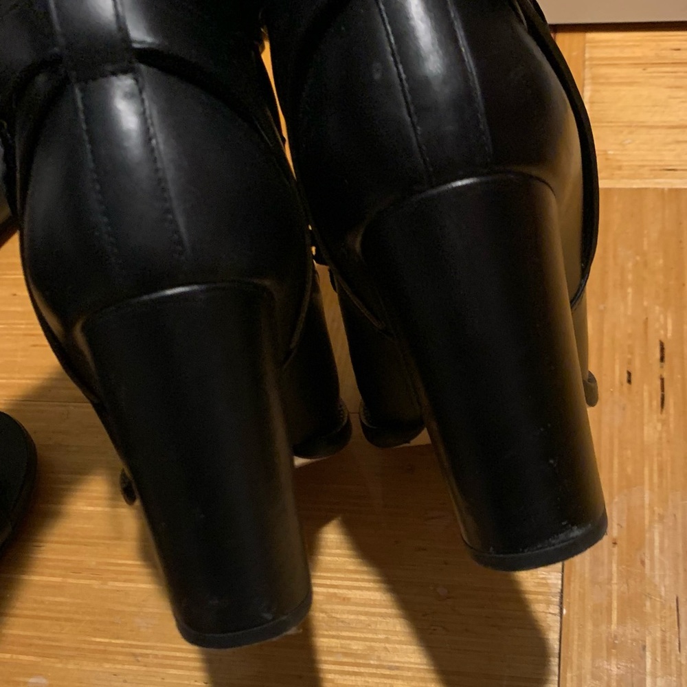 Valentino Black Heeled Boots with Floral Detail - Picture 6 of 13